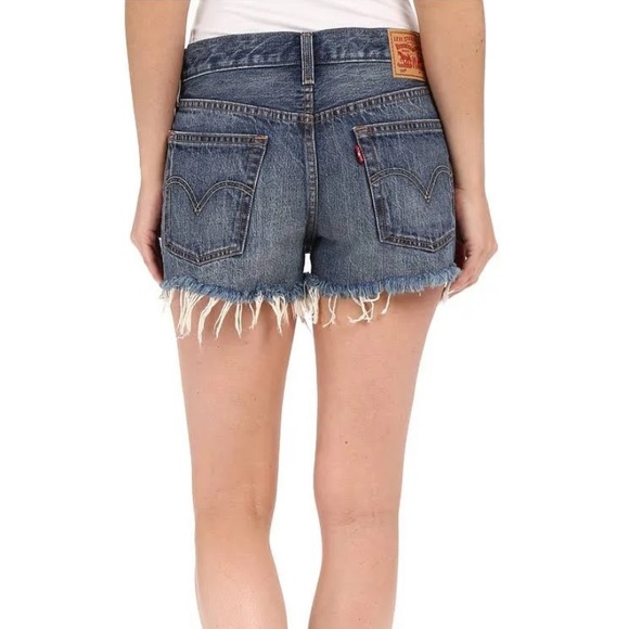 🍒 Levi's 501 Cherry Patch Button Fly Cut Off Denim Shorts 27 - Picture 3 of 8